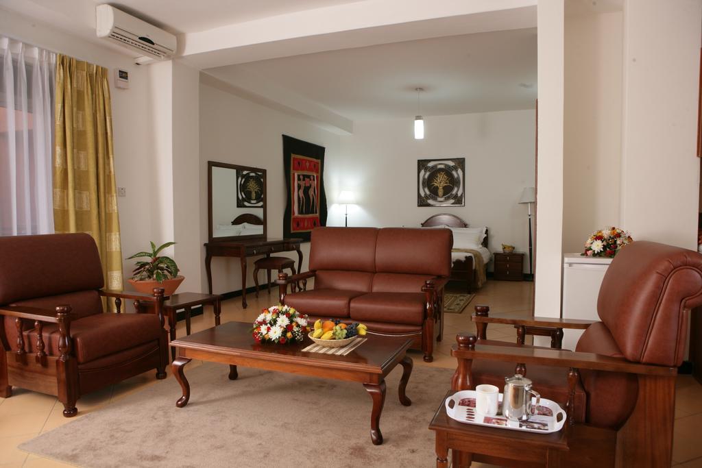 Hotel Triangle Kampala Ngoại thất bức ảnh