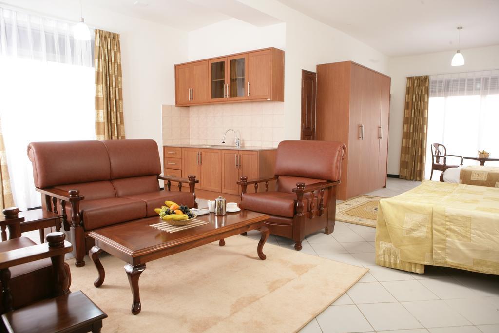 Hotel Triangle Kampala Ngoại thất bức ảnh