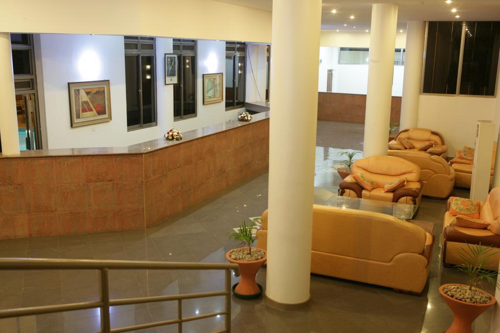 Hotel Triangle Kampala Ngoại thất bức ảnh