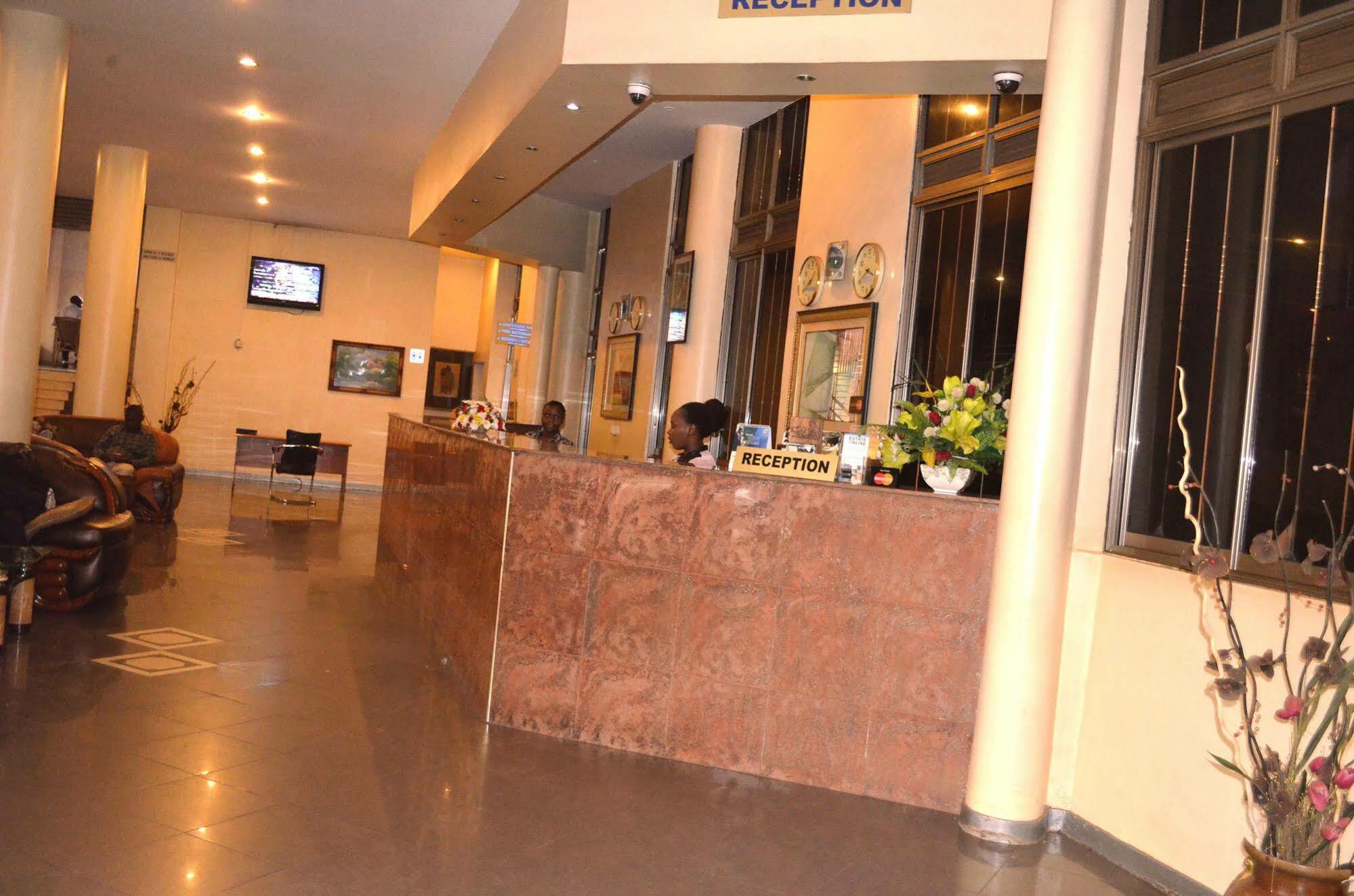 Hotel Triangle Kampala Ngoại thất bức ảnh