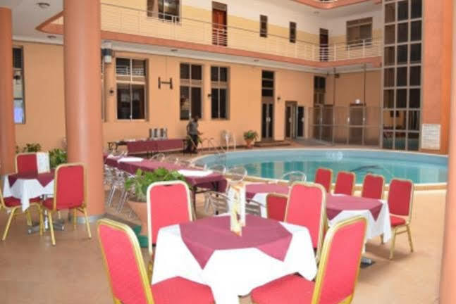 Hotel Triangle Kampala Ngoại thất bức ảnh